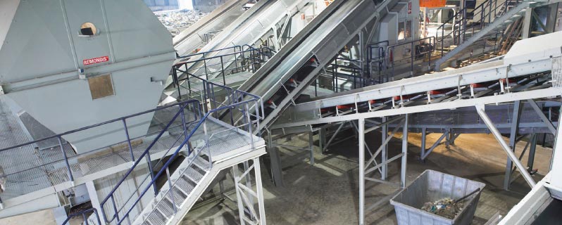Blick in eine Anlage für Blech-Recycling