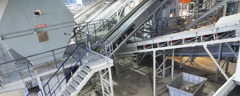 Blick in eine Anlage für Blech-Recycling